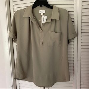 NWT Green collared short sleeve 1/4 button-up